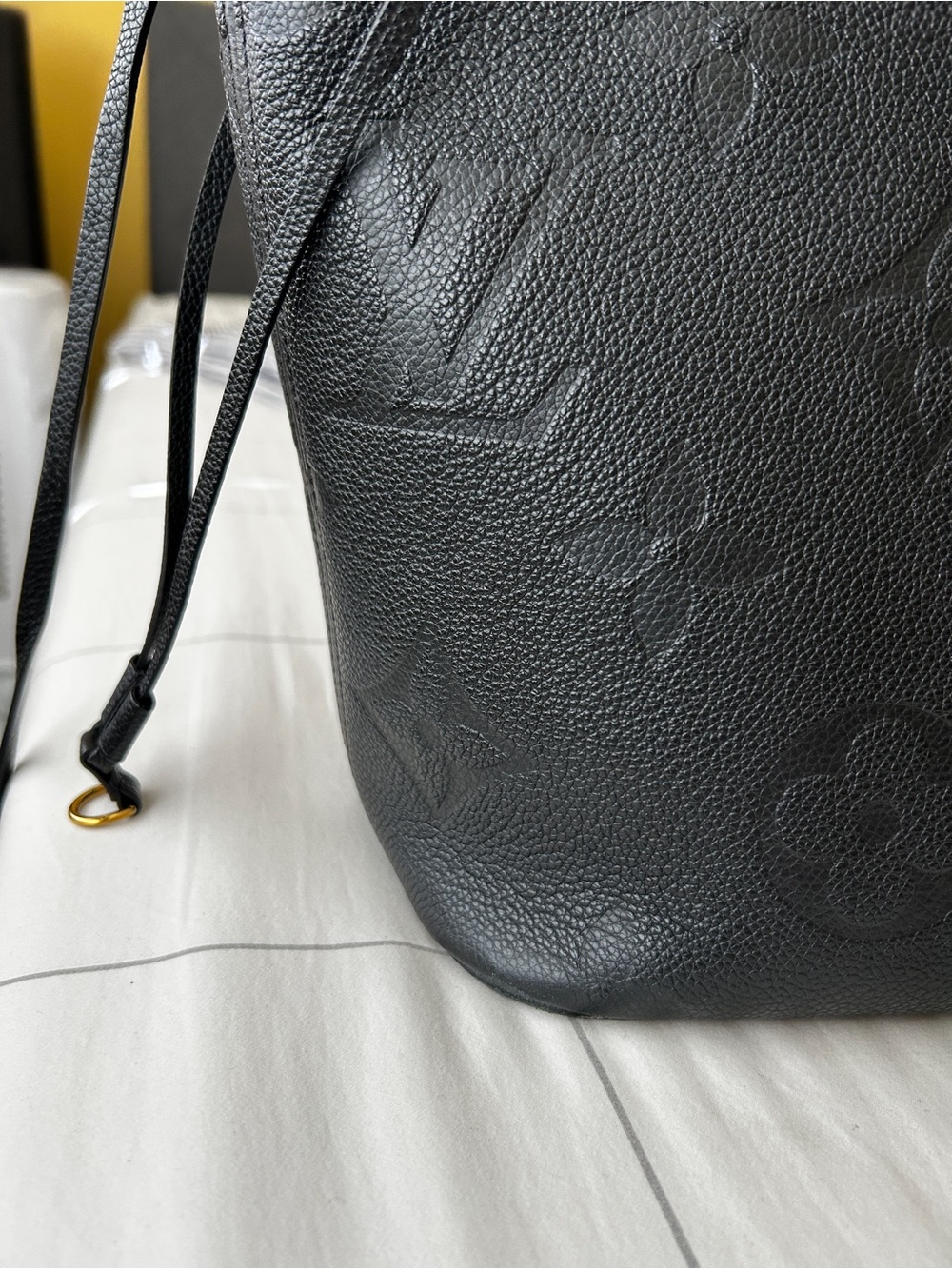 Louis Vuitton Neverfull MM - Picture 14 of 15